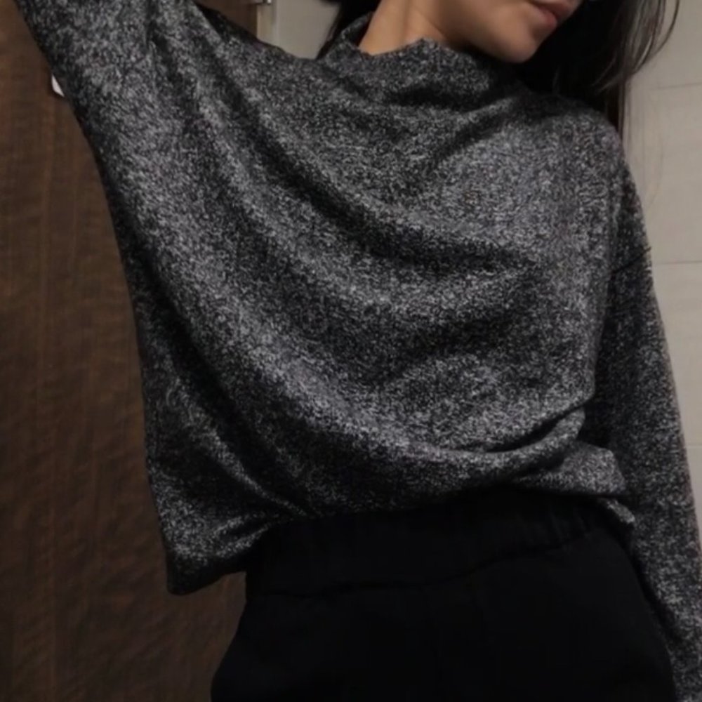 Uniqlo High Neck Dark Grey Sweater